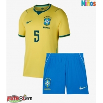 Camiseta Brasil Casemiro #5 Primera Equipación para niños Mundial 2026 manga corta (+ pantalones cortos)